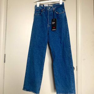 Levi's Ribcage Straight Jeans NWT Size 28